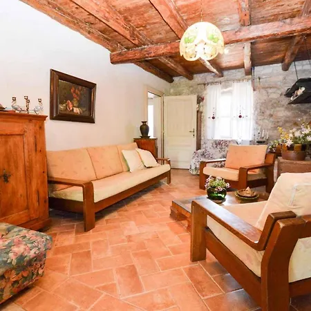 In - Istrien 8962 Tatil Evi Ližnjan